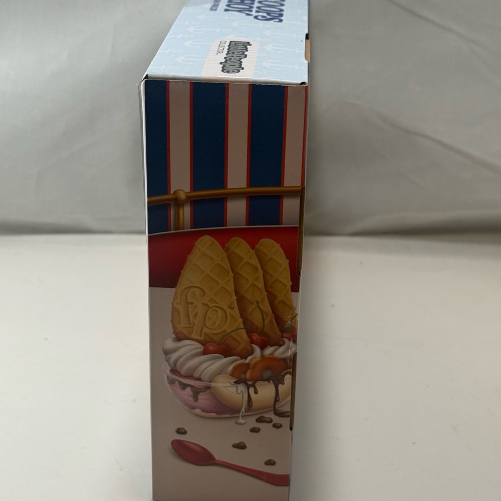 Stranger Things Scoops Ahoy Fisher Price Collectible Toy Set - Multicolor - Picture 5 of 6